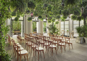 Espacio para reuniones con jardín en el techo