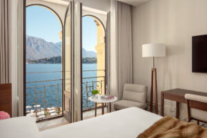Standard Lake View Room modern details
